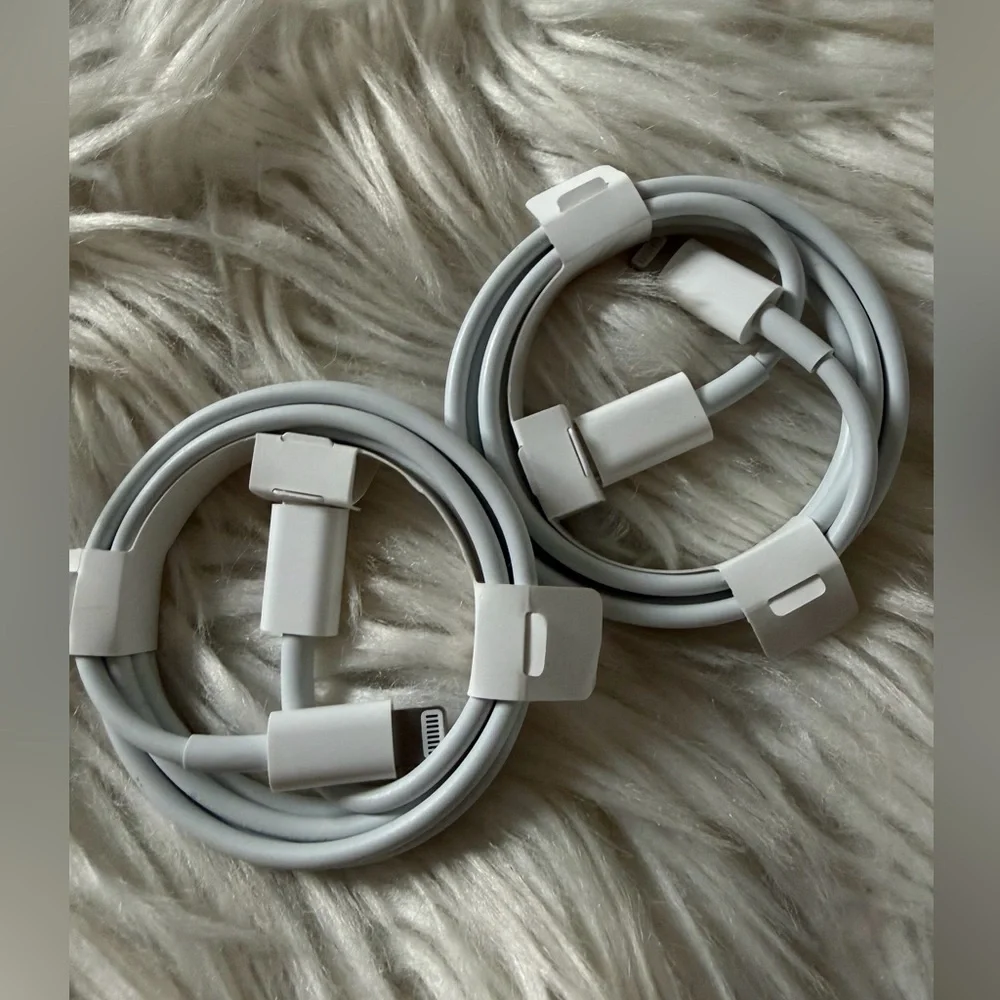 Apple iPhone Lightning cord bundle (x2)